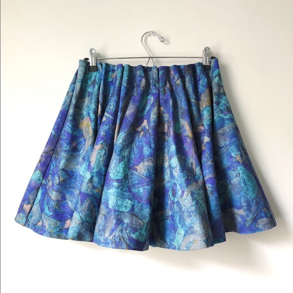 H&M Abstract Blue Pleated Skirt - Picture 2 of 3